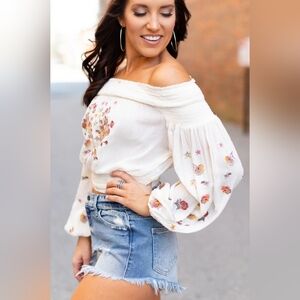 2 For $20. En Crème Womens Peasant Top Floral Embroidered